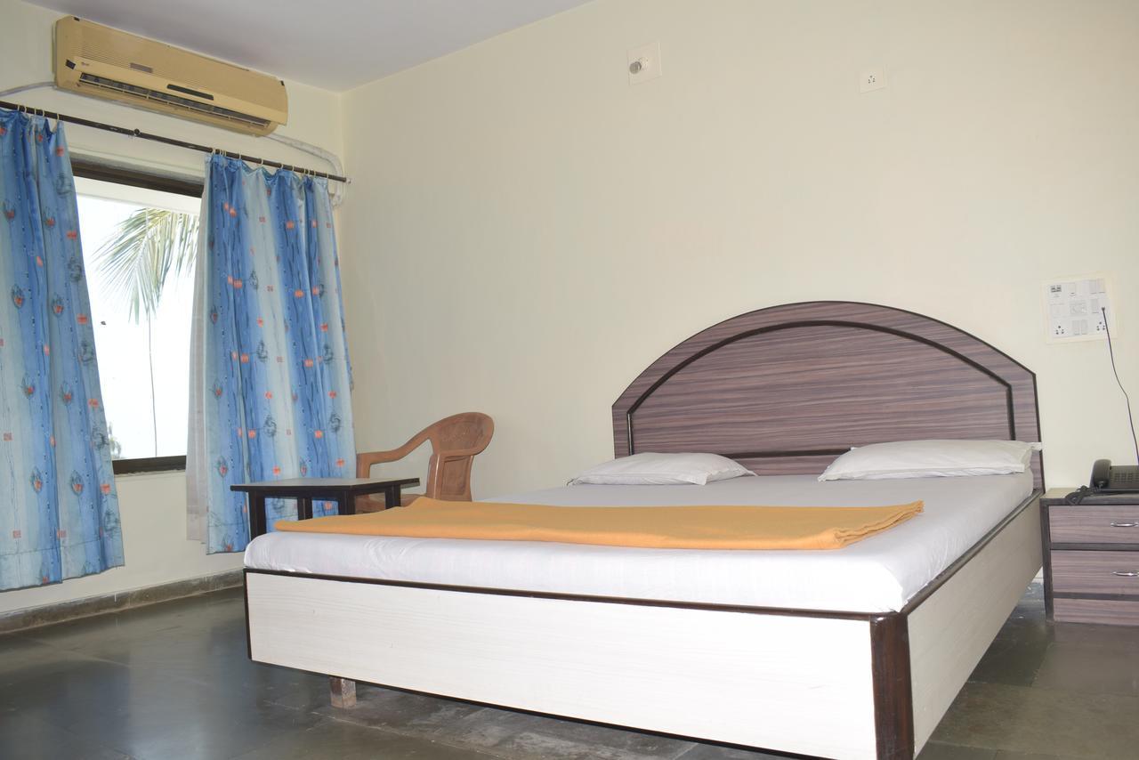 Hotel Guruji Alibag Bagian luar foto