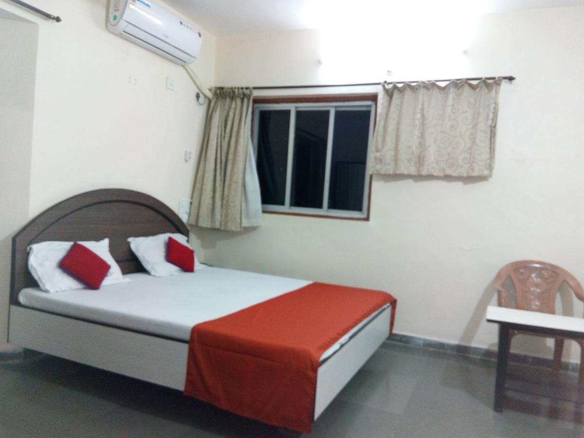Hotel Guruji Alibag Bagian luar foto